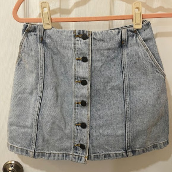 Aritzia Wilfred denim button-up skirt size 4 - Picture 2 of 2